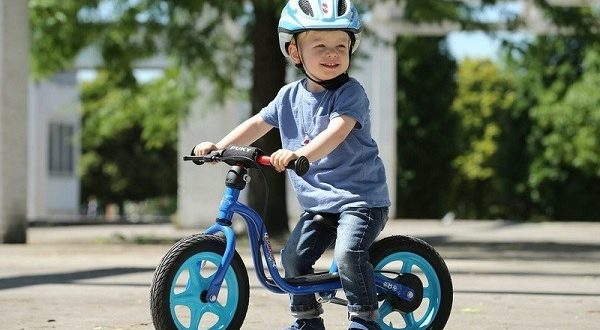 Um triciclo para crianças - o que é, porquê utilizá-lo, que idade tem para o utilizar