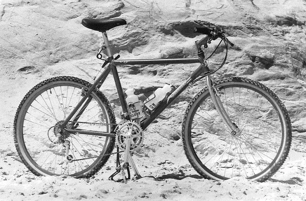 a primeira bicicleta de montanha