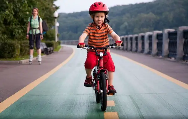 Os benefícios do ciclismo para as crianças