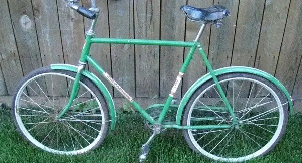 novo modelo de 1996 da bicicleta Schoolboy