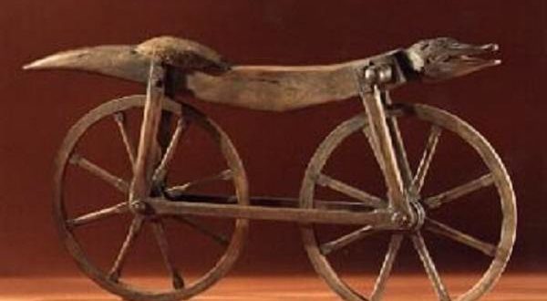A primeira bicicleta de madeira - ano de invenção, história da criação