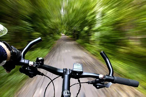 alta velocidade numa bicicleta